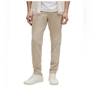 Lululemon NWT ABC Slim-Fit Trouser 32L
WovenAir Sz 34 Sheer Oak